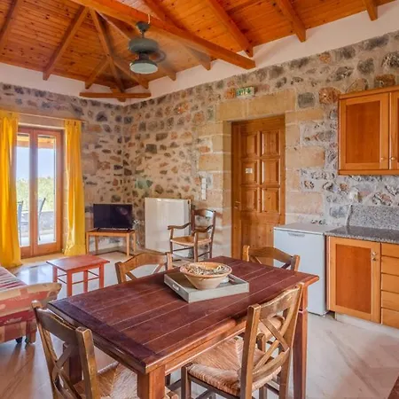 Апартаменты Maniatiko Village *