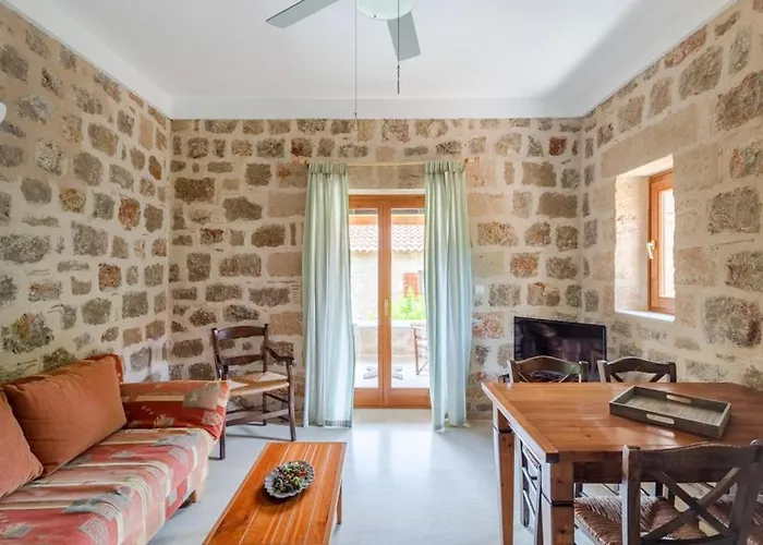 Maniatiko Village * 스투파