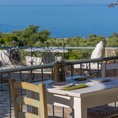 アパート Maniatiko Village *