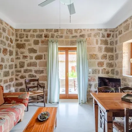 Maniatiko Village * Stoúpa