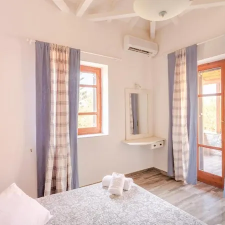 Maniatiko Village * Stoúpa