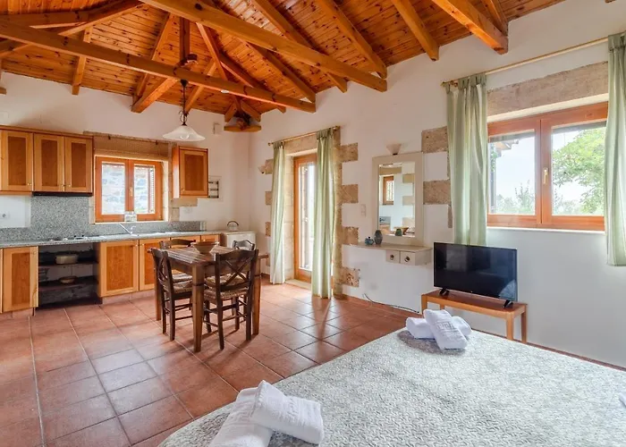 Maniatiko Village Stoúpa